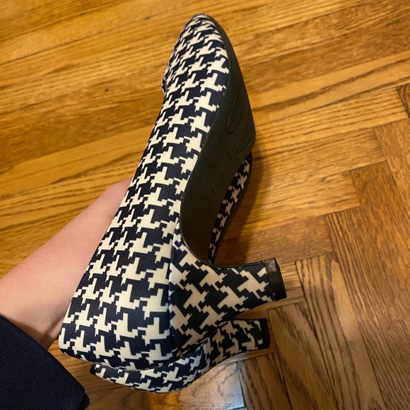 Angel Flex Heels - Picture 3 of 4